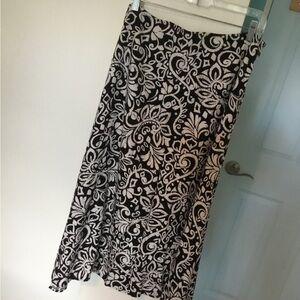 Croft & Barrow Maxi Skirt 16 black & white print 100% rayon. Side zipper